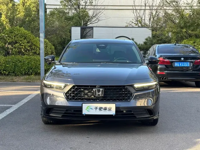 Honda Accord — Фото автомобиля 2