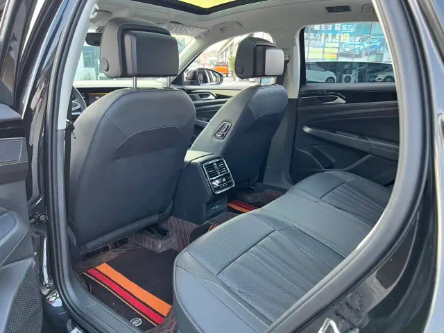 Volkswagen Passat — Фото автомобиля 6