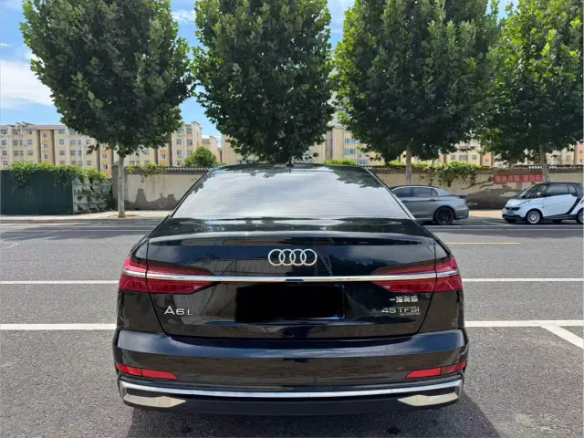 Audi A6L — Фото автомобиля 8