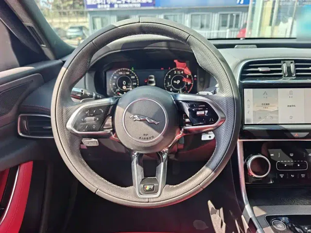 Jaguar XEL — Фото автомобиля 10
