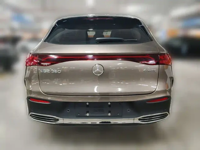 Mercedes-Benz EQE SUV — Фото автомобиля 7