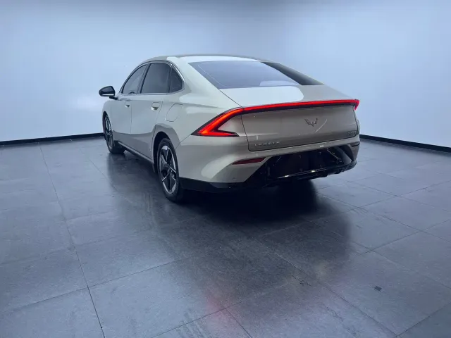 Wuling Starlight — Фото автомобиля 12