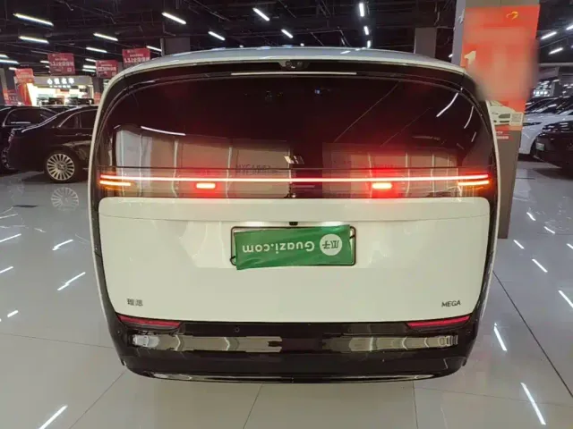 Li Auto MEGA — Фото автомобиля 5