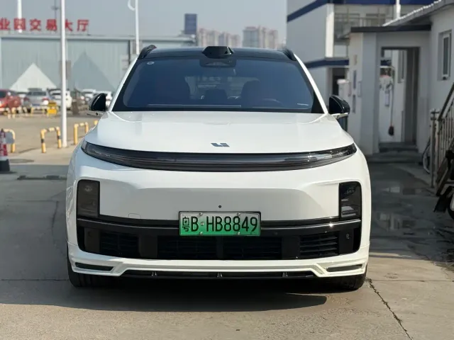 Li Auto L7 — Фото автомобиля 2