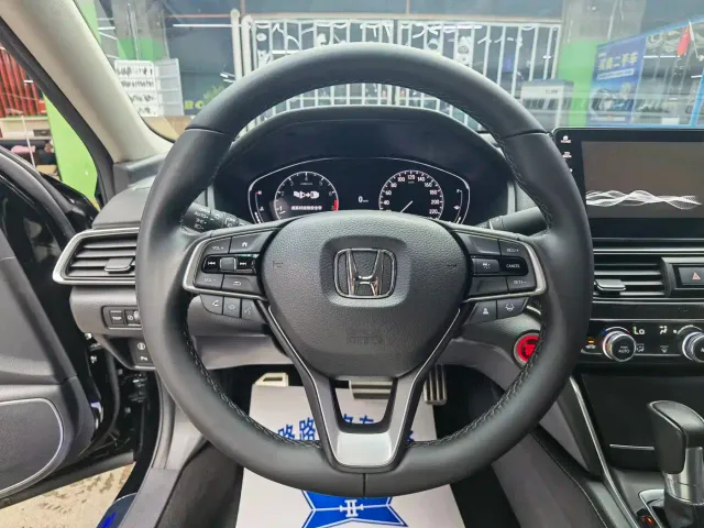 Honda Accord — Фото автомобиля 10
