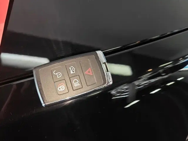 Jaguar XEL — Фото автомобиля 10