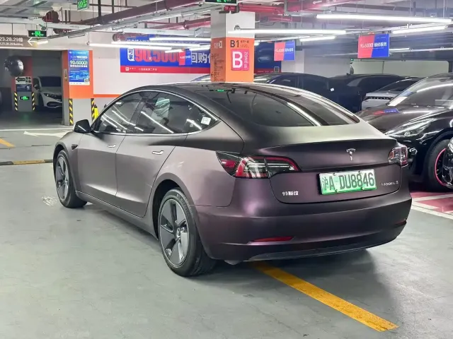 Tesla Model 3 — Фото автомобиля 7