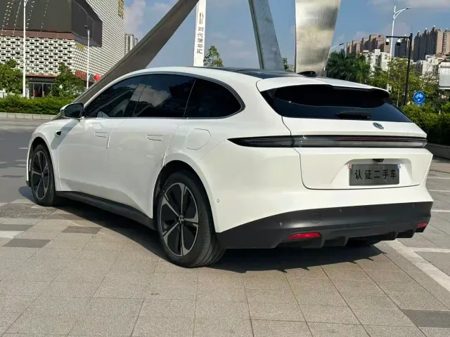 Nio ET5 Touring — Фото автомобиля 5