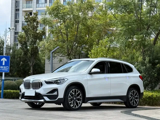Фотография автомобиля — BMW X1