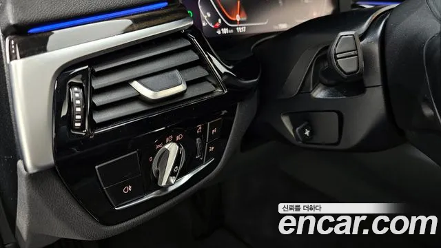 BMW 5-Series — Фото автомобиля 25
