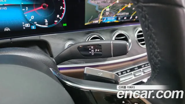 Mercedes-Benz E-Class — Фото автомобиля 7