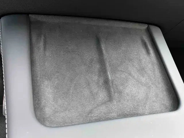 Tesla Model Y — Фото автомобиля 23