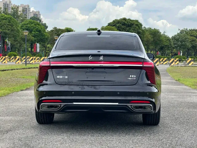 Hongqi H5 — Фото автомобиля 6