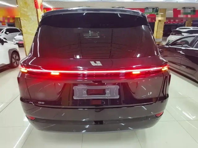 Li Auto L9 — Фото автомобиля 5