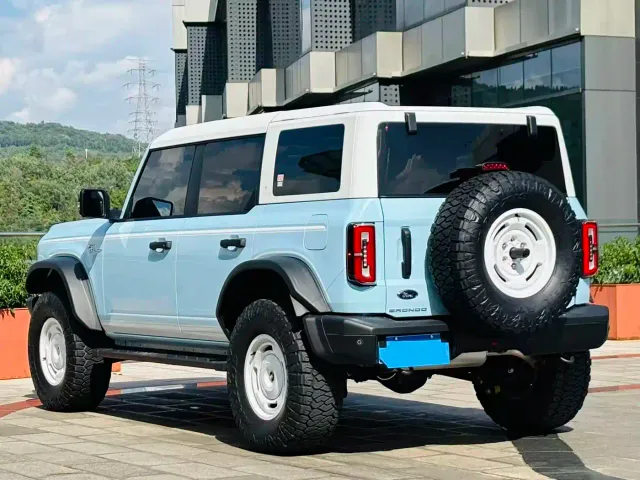 Ford Bronco — Фото автомобиля 4