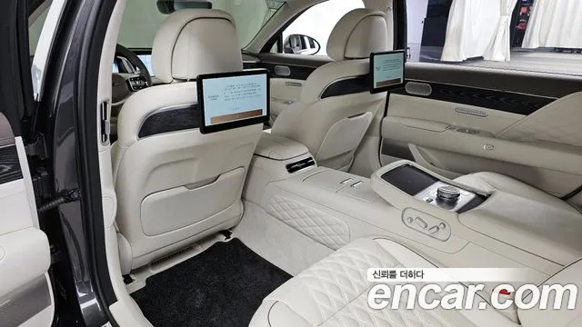 Genesis G90 Бензин 3.5 Turbo e-S/C AWD LWB — Фото автомобиля 17