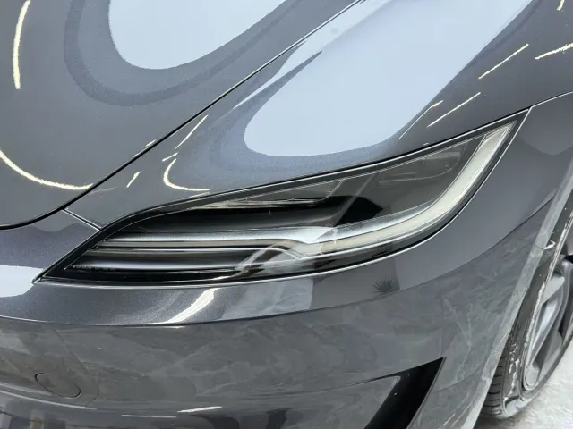 Tesla Model 3 — Фото автомобиля 11