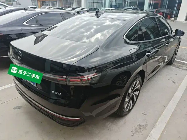 Volkswagen Passat — Фото автомобиля 6