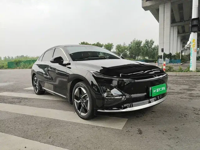 Wuling Starlight — Фото автомобиля 3