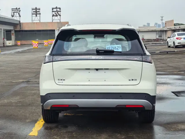 BYD Seal 05 DM-i — Фото автомобиля 4