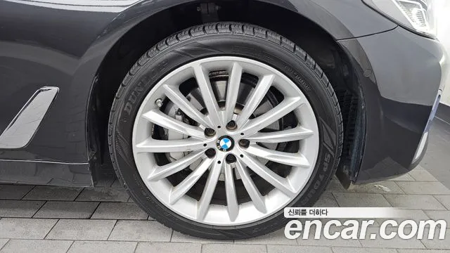 BMW 5 Series G30 — Фото автомобиля 21
