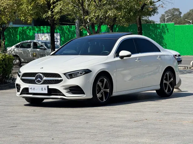 Фотография автомобиля — Mercedes-Benz A-Class