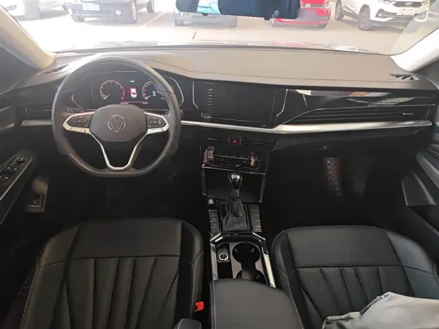 Volkswagen Passat — Фото автомобиля 9