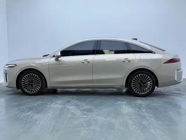 Roewe M7 DMH — Фото автомобиля 3