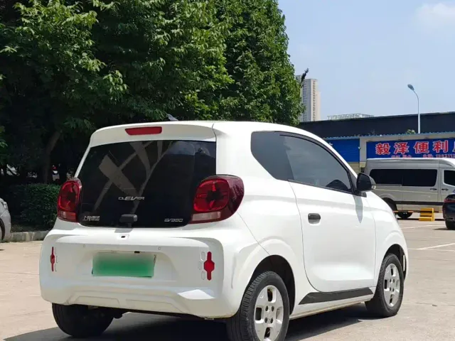 Roewe Clever — Фото автомобиля 4