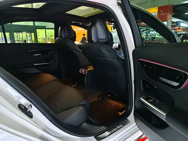 Mercedes-Benz C-Class — Фото автомобиля 9