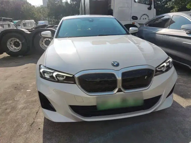 BMW i3 — Фото автомобиля 2