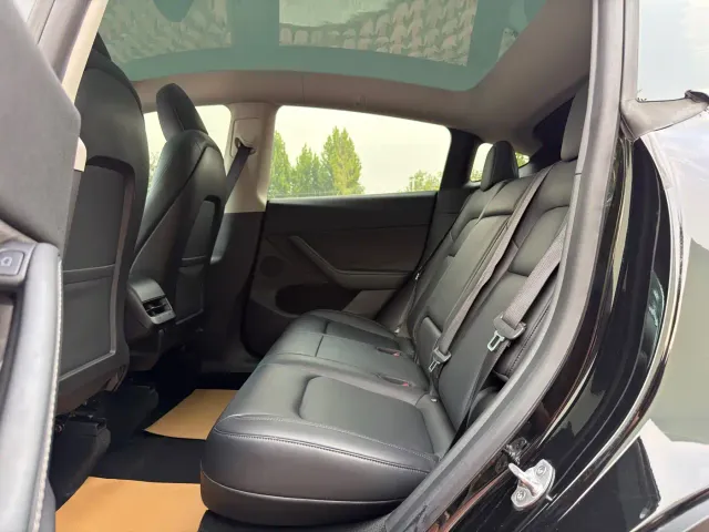 Tesla Model Y — Фото автомобиля 15