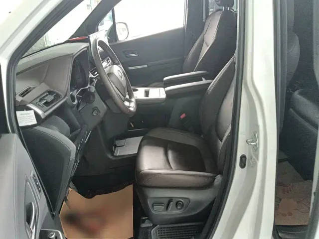 Toyota Sienna — Фото автомобиля 10