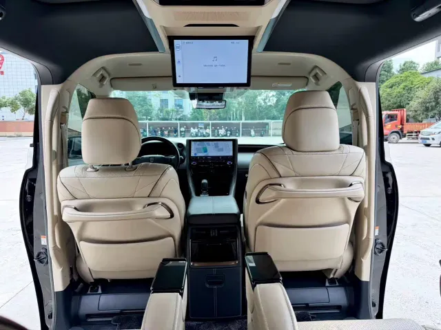 Toyota Vellfire — Фото автомобиля 4