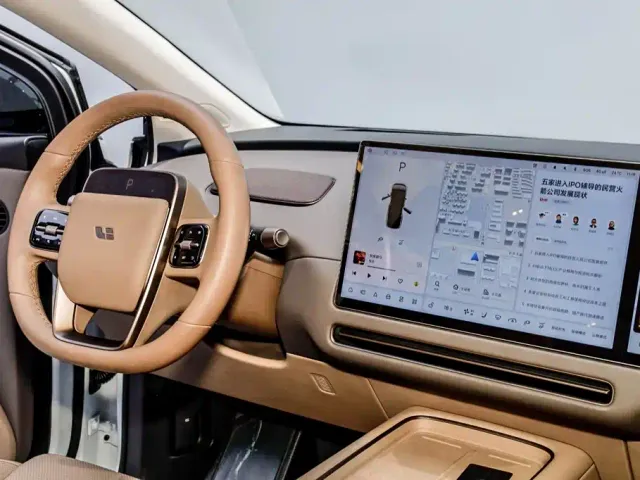 Li Auto i8 — Фото автомобиля 30