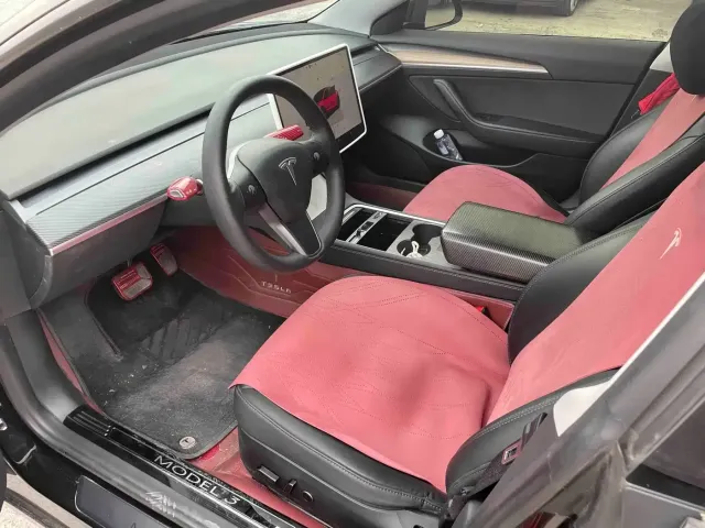 Tesla Model 3 — Фото автомобиля 5