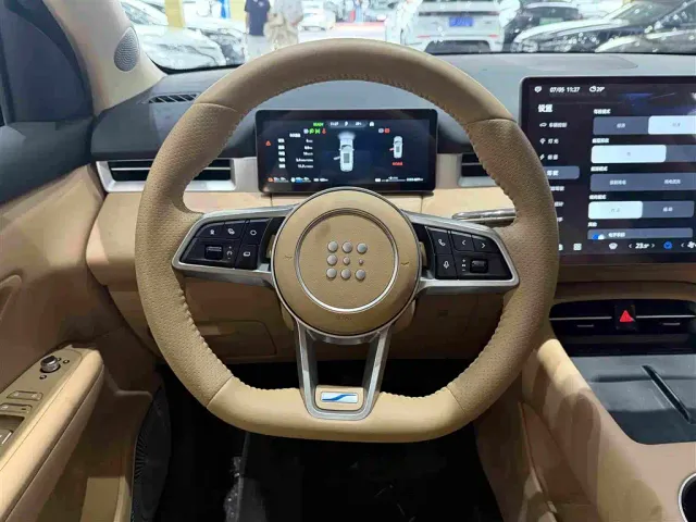 Landian E5 PLUS — Фото автомобиля 12