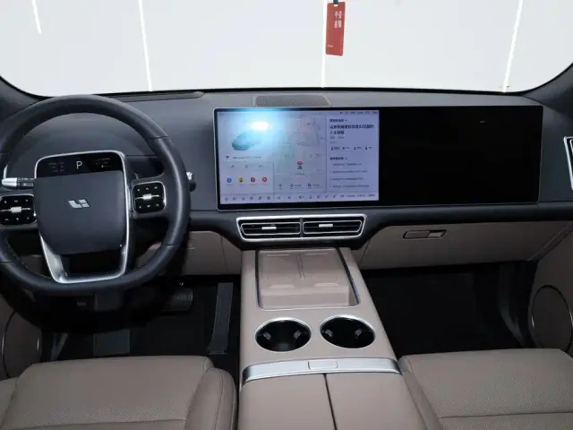 Li Auto L7 — Фото автомобиля 17