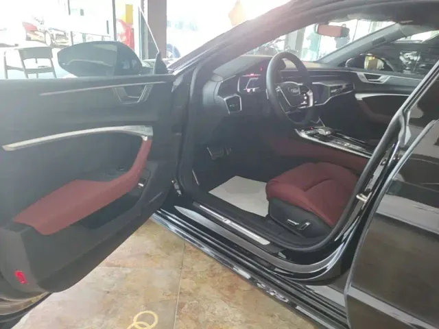 Audi A7L — Фото автомобиля 15