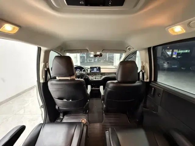 Honda Odyssey — Фото автомобиля 6