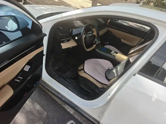 Geely Galaxy L6 — Фото автомобиля 17