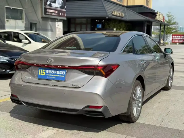 Toyota Avalon — Фото автомобиля 4