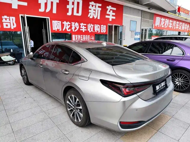 Lexus ES — Фото автомобиля 7