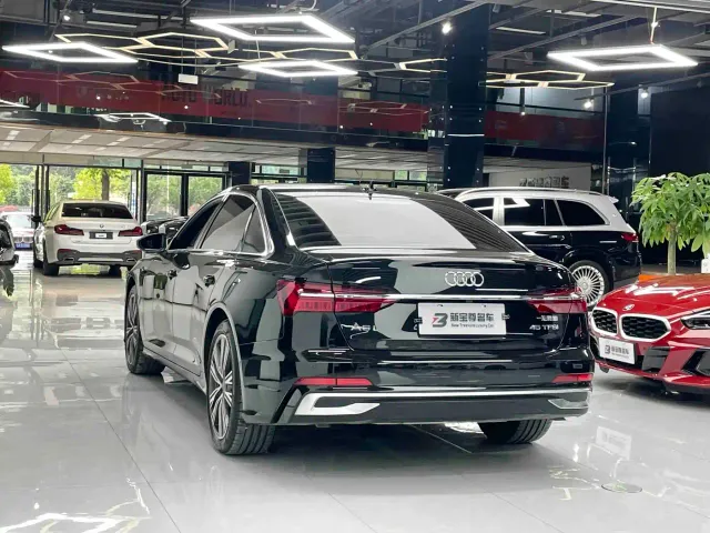 Audi A6L — Фото автомобиля 9