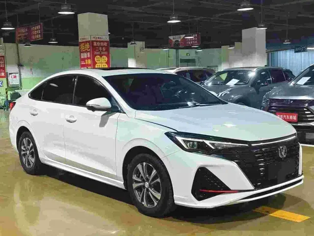 Changan Eado — Фото автомобиля 3