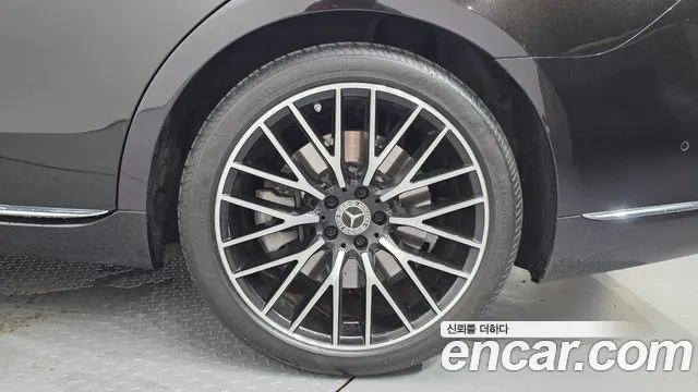 Mercedes-Benz S-Class — Фото автомобиля 19