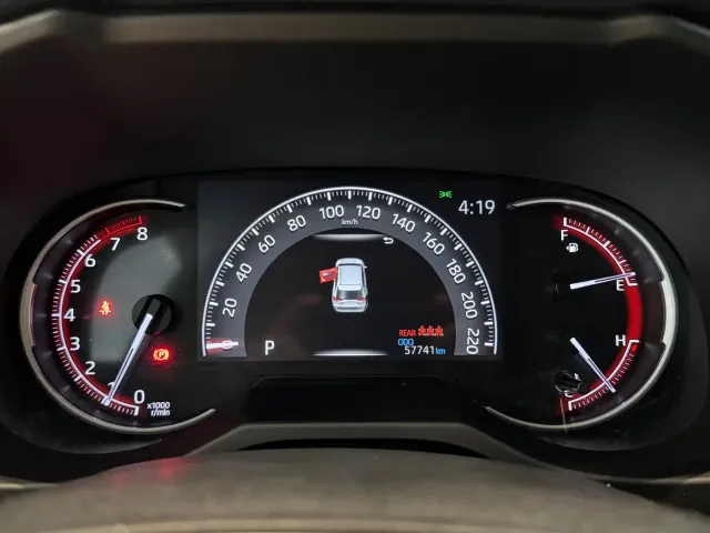 Toyota RAV4 — Фото автомобиля 11