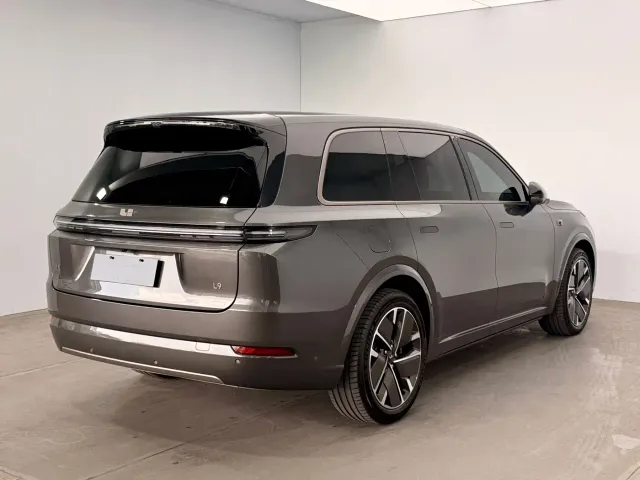 Li Auto L9 — Фото автомобиля 4