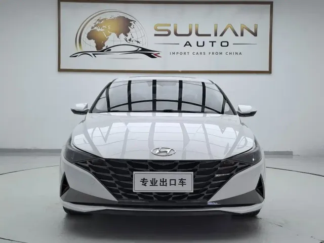 Hyundai Elantra — Фото автомобиля 2