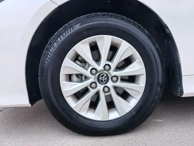Toyota Corolla 2022 Hybrid 1.8L E-CVT Pioneer Edition — Фото автомобиля 23